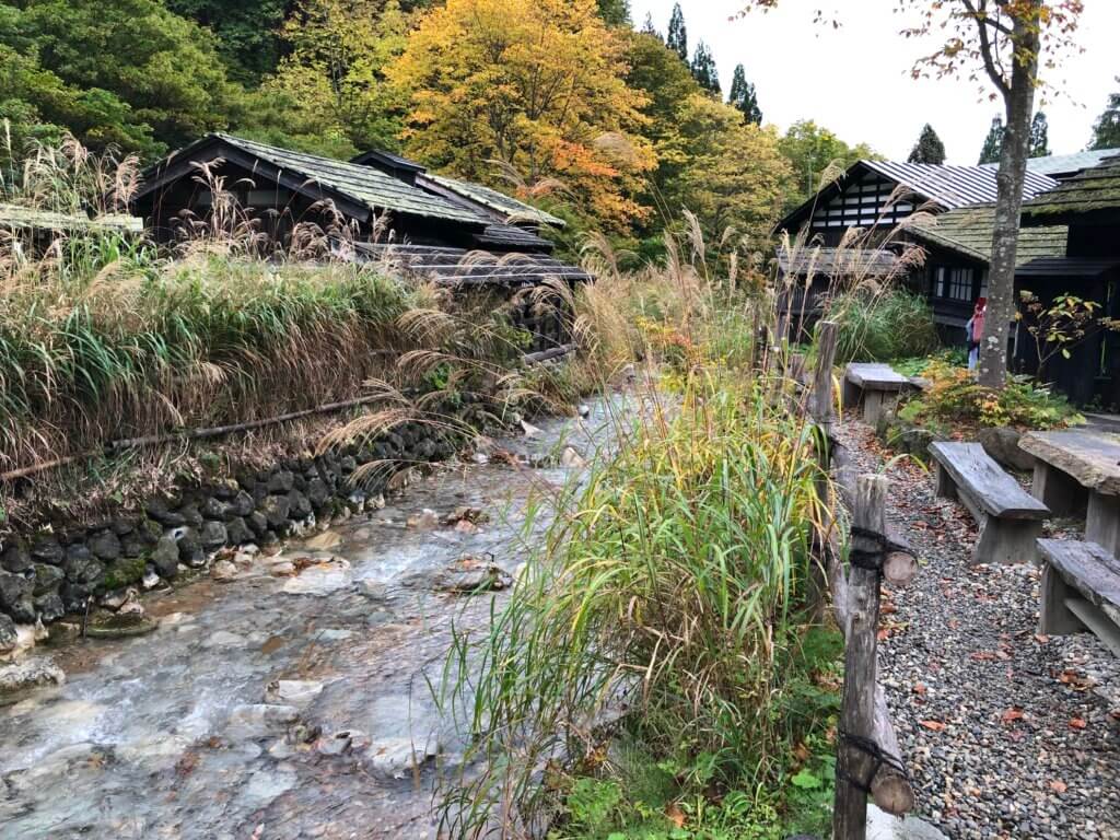 鶴の湯温泉の建物